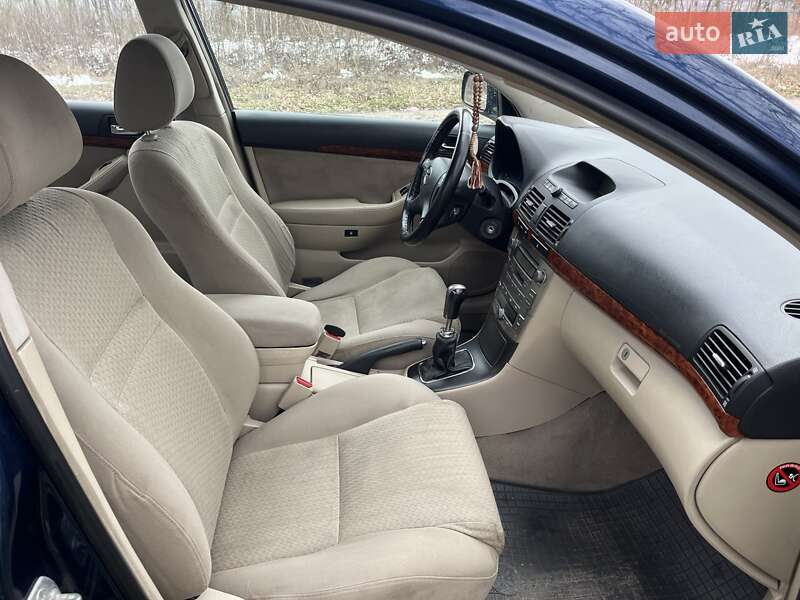Toyota Avensis 2003