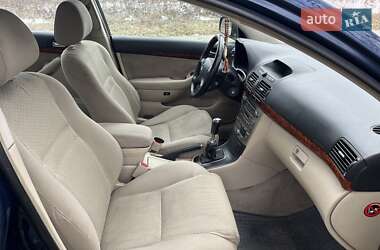 Седан Toyota Avensis 2003 в 
