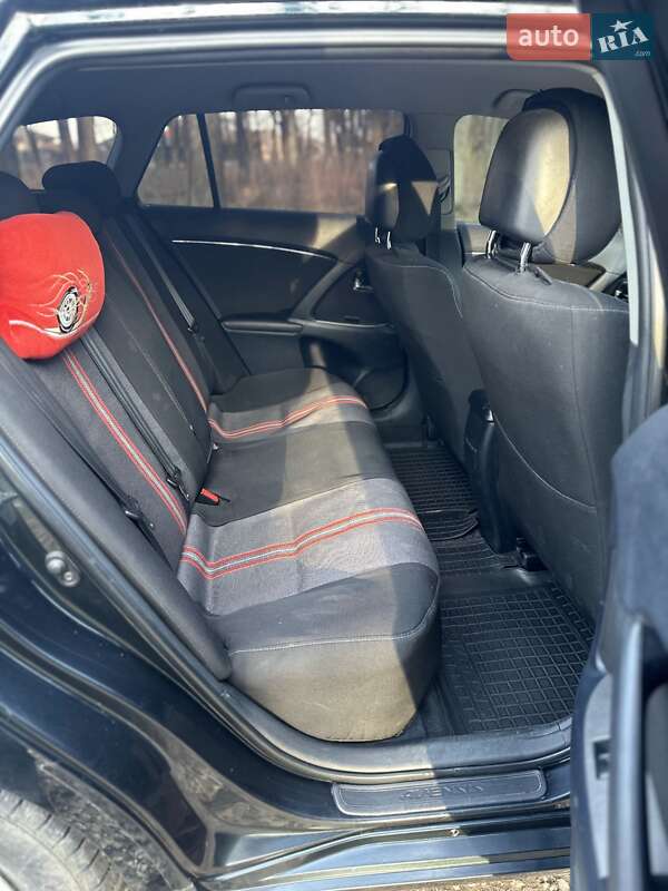 Универсал Toyota Avensis 2010 в Луцке