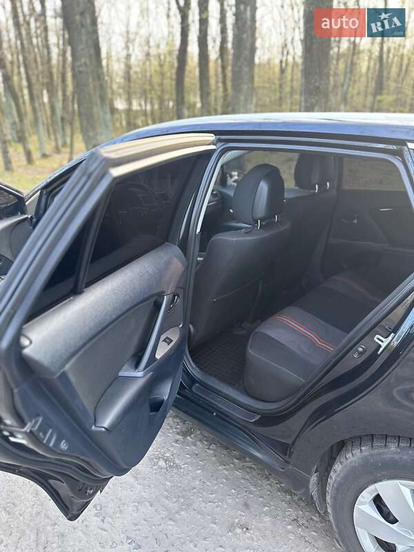 Универсал Toyota Avensis 2010 в Луцке