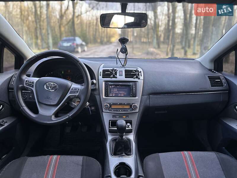 Универсал Toyota Avensis 2010 в Луцке