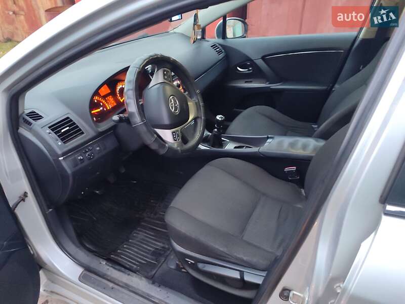 Универсал Toyota Avensis 2010 в 