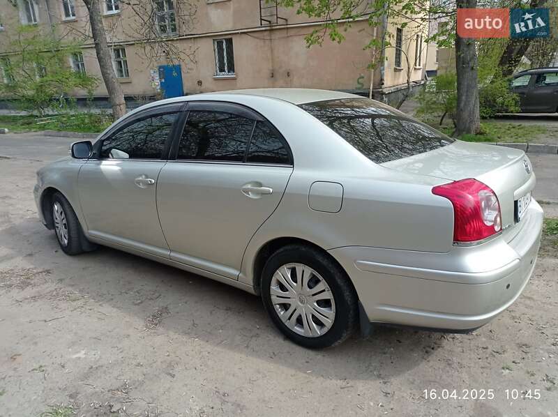 Седан Toyota Avensis 2008 в Кременчуге