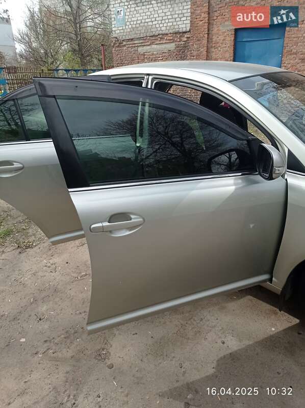 Седан Toyota Avensis 2008 в Кременчуге
