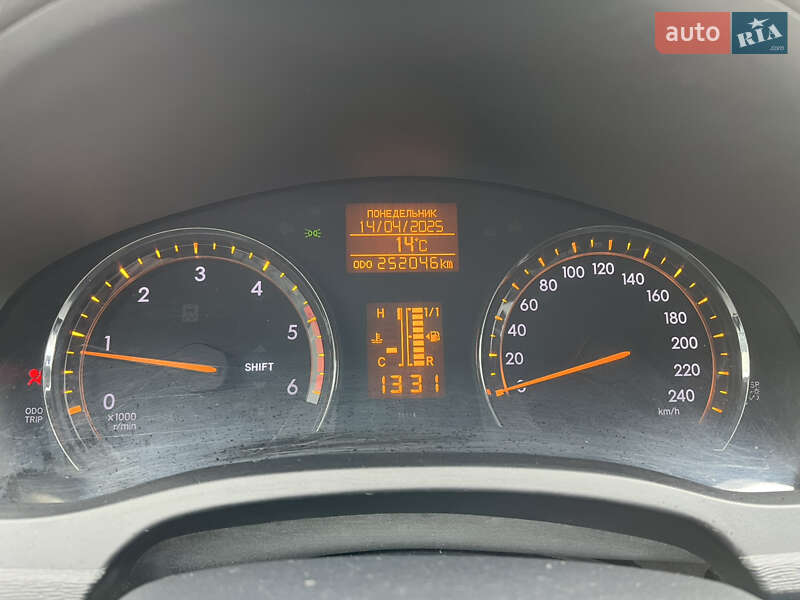 Універсал Toyota Avensis 2010 в Хмельницькому