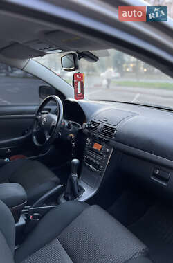 Універсал Toyota Avensis 2006 в 