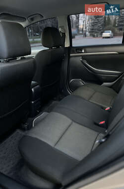 Універсал Toyota Avensis 2006 в 
