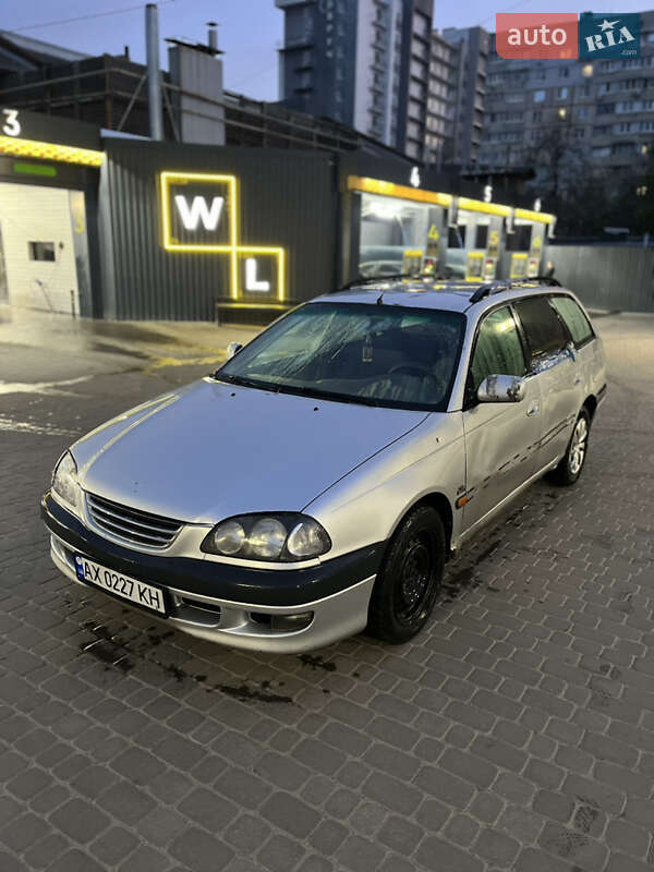 Toyota Avensis 1999