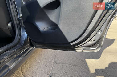 Седан Toyota Avensis 2009 в 