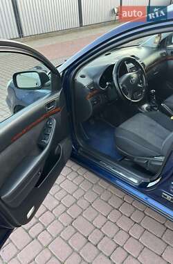 Універсал Toyota Avensis 2005 в 