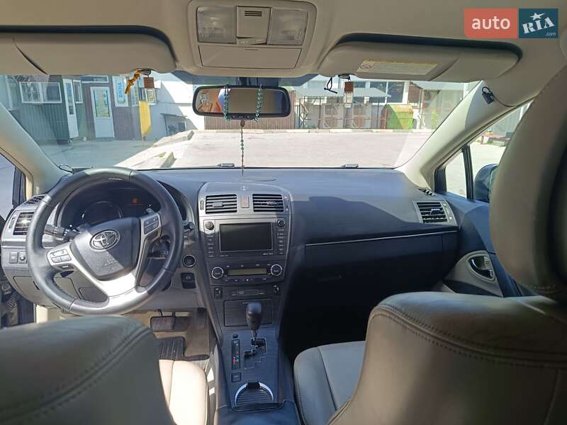 Універсал Toyota Avensis 2011 в Львові