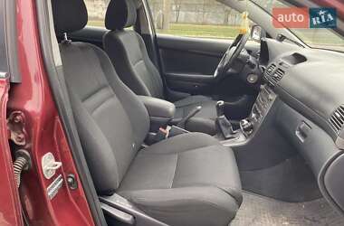 Седан Toyota Avensis 2004 в 