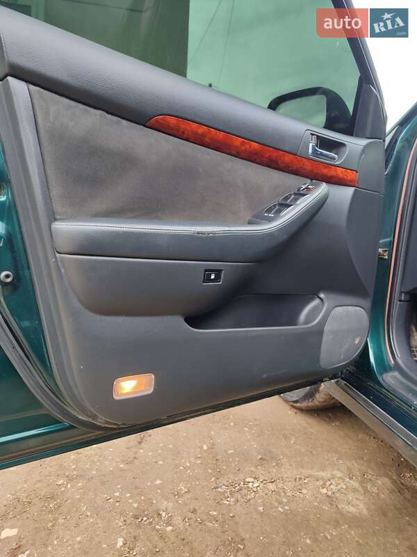 Ліфтбек Toyota Avensis 2003 в Болехові