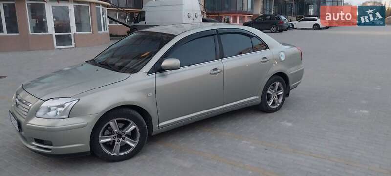 Седан Toyota Avensis 2005 в Тернополе