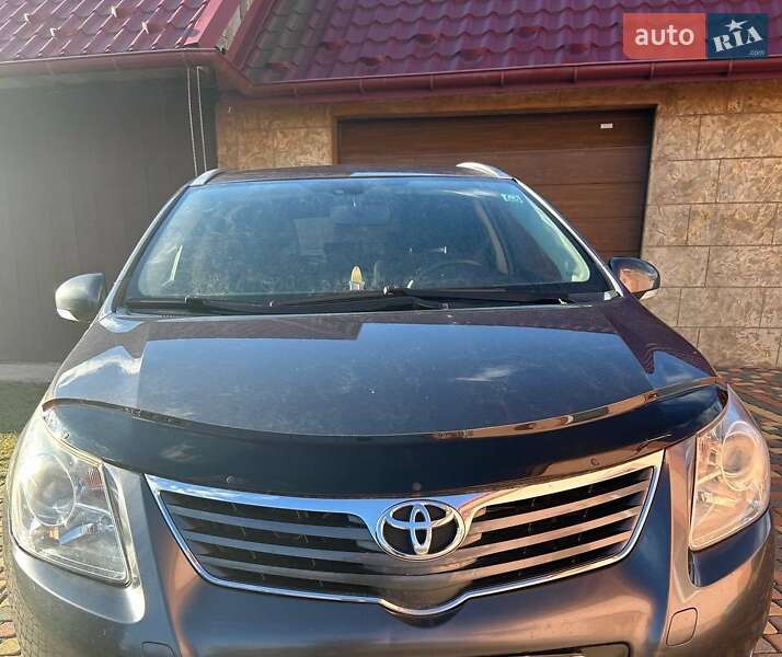 Toyota Avensis 2010