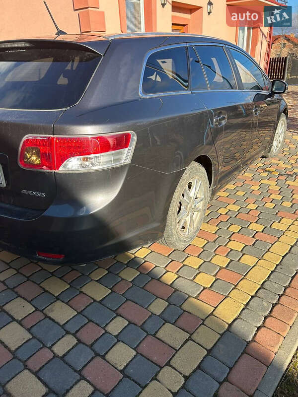 Универсал Toyota Avensis 2010 в Рожнятове