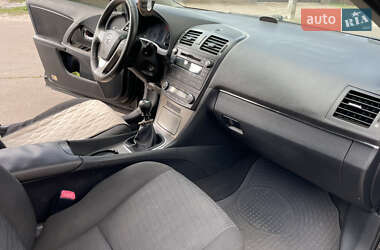 Седан Toyota Avensis 2009 в 