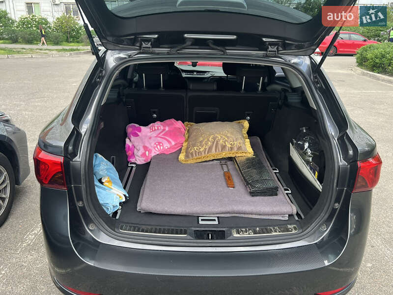 Универсал Toyota Avensis 2015 в Киеве