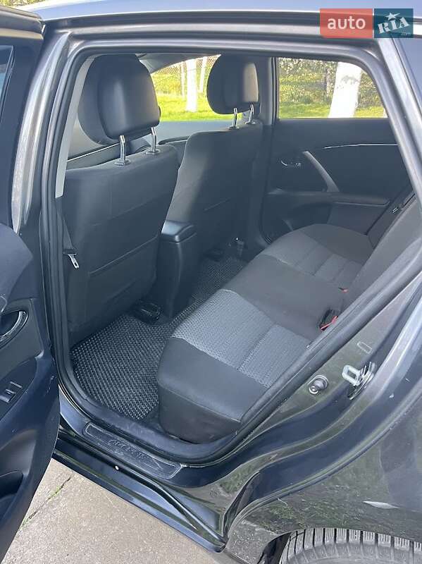 Універсал Toyota Avensis 2012 в Рівному