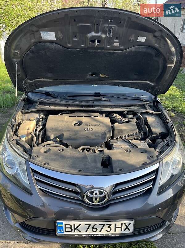 Універсал Toyota Avensis 2012 в Рівному