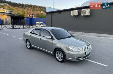 Ліфтбек Toyota Avensis 2004 в 