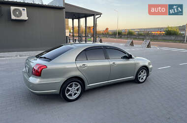 Ліфтбек Toyota Avensis 2004 в 