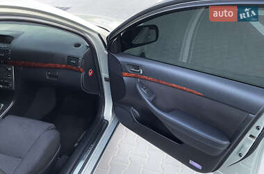 Ліфтбек Toyota Avensis 2004 в 