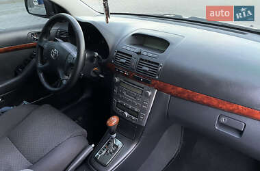Ліфтбек Toyota Avensis 2004 в 