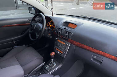 Ліфтбек Toyota Avensis 2004 в 