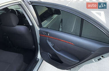 Ліфтбек Toyota Avensis 2004 в 