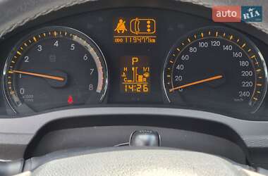 Седан Toyota Avensis 2011 в 