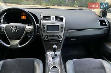 Універсал Toyota Avensis 2013 в 
