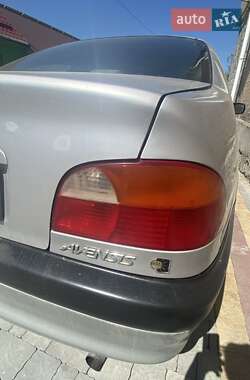 Седан Toyota Avensis 1999 в 