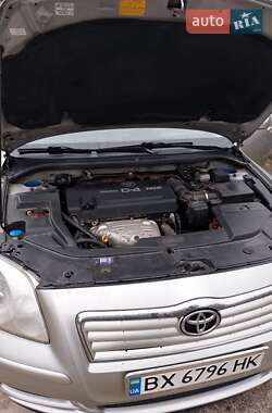 Седан Toyota Avensis 2004 в 