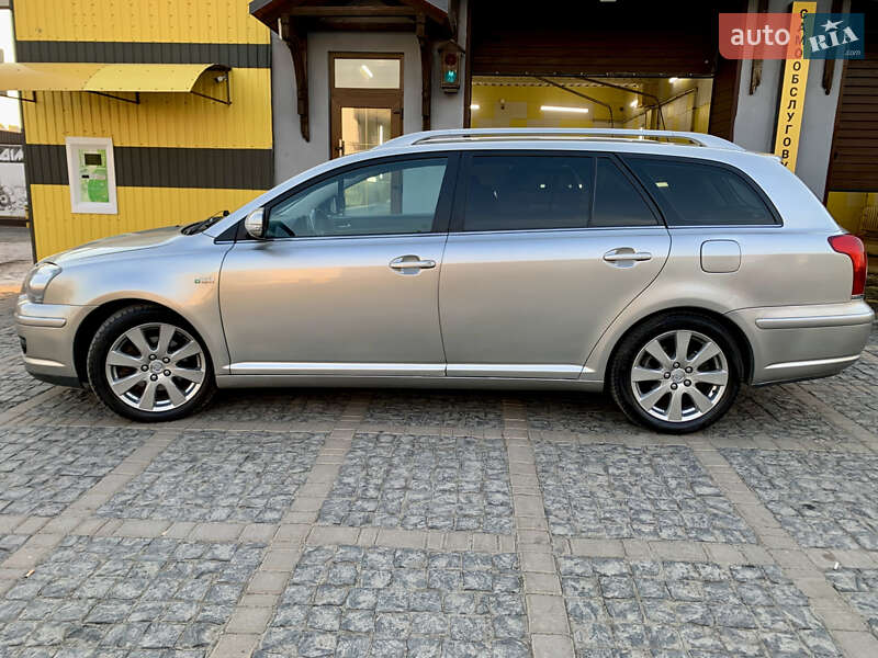 Универсал Toyota Avensis 2008 в Гайвороне