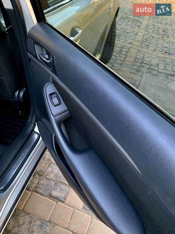 Универсал Toyota Avensis 2008 в Гайвороне