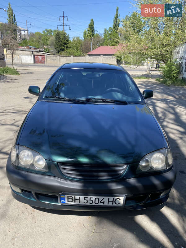 Toyota Avensis 1998