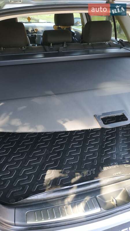 Універсал Toyota Avensis 2007 в Сокалі