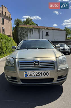 Седан Toyota Avensis 2005 в 