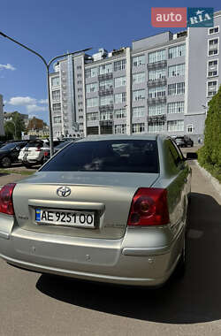 Седан Toyota Avensis 2005 в 