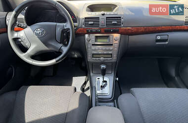 Седан Toyota Avensis 2005 в 