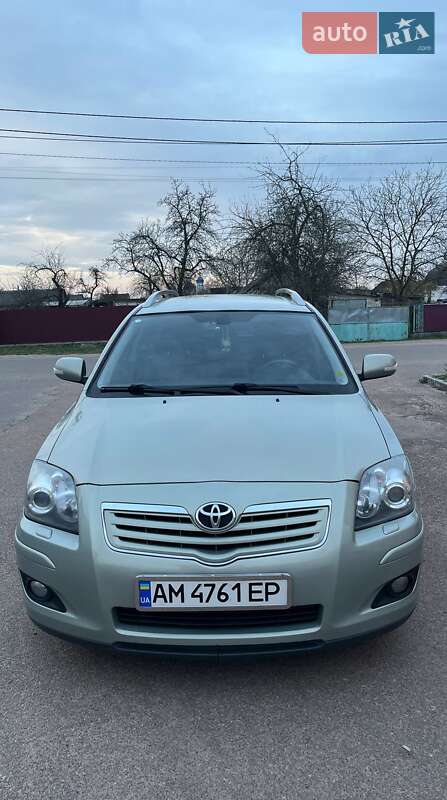 Універсал Toyota Avensis 2008 в Житомирі