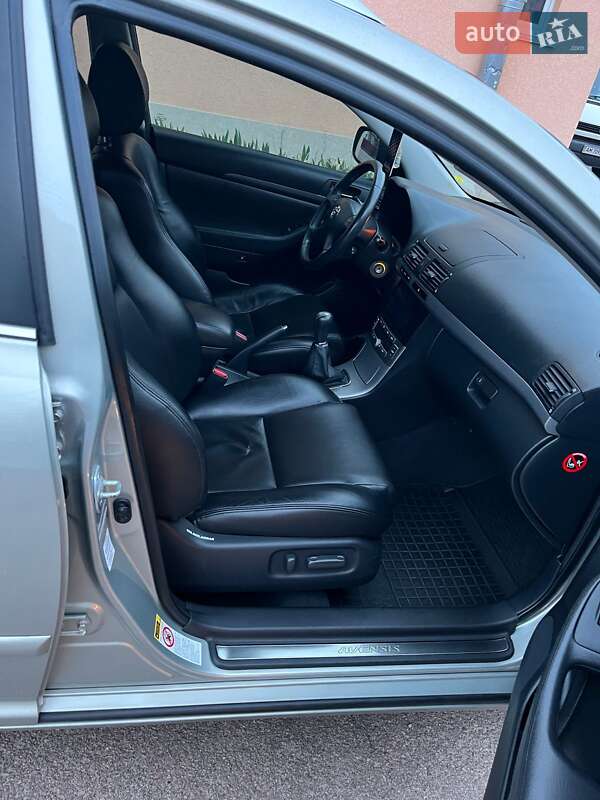 Універсал Toyota Avensis 2008 в Житомирі