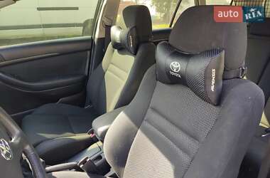 Універсал Toyota Avensis 2005 в 