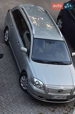 Універсал Toyota Avensis 2005 в 