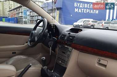 Універсал Toyota Avensis 2005 в 