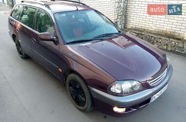 Универсал Toyota Avensis 1999 в 