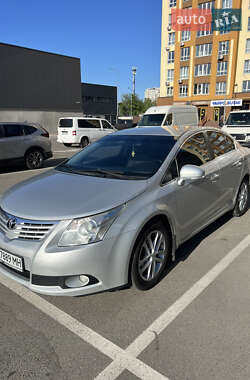 Седан Toyota Avensis 2008 в Киеве