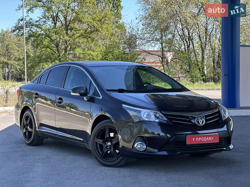 Toyota Avensis 2012