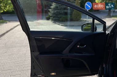Универсал Toyota Avensis 2011 в 